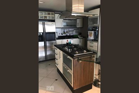 Apartamento à venda com 131m², 3 quartos e 3 vagasCozinha