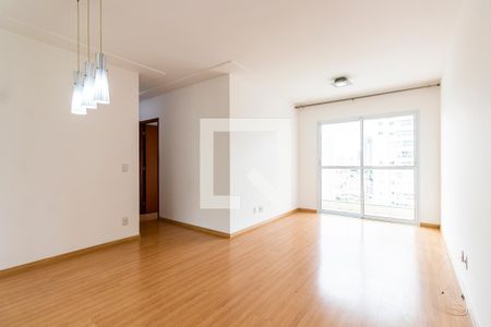 Sala de apartamento para alugar com 3 quartos, 75m² em Vila Firmiano Pinto, São Paulo