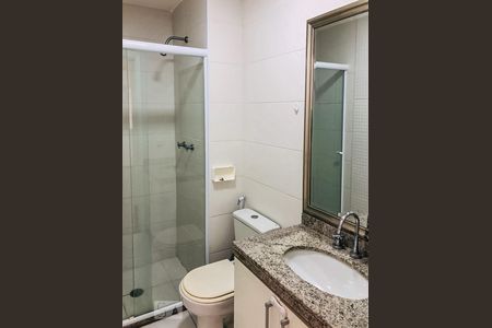 Apartamento para alugar com 79m², 2 quartos e 1 vagaBanheiro do Corredor