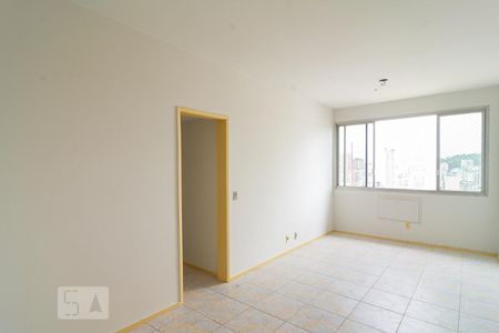 Apartamento à venda com 120m², 2 quartos e 1 vaga Apartamento à venda com 120m², 2 quartos e 1 vagaSala