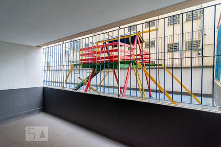 Apartamento à venda com 120m², 2 quartos e 1 vaga Apartamento à venda com 120m², 2 quartos e 1 vagaÁrea Comum - Playground