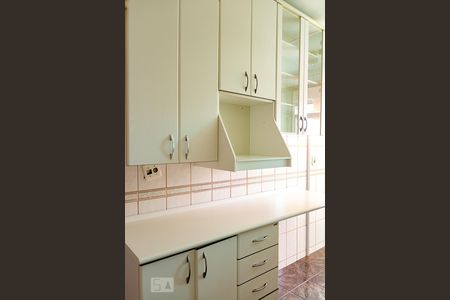 Apartamento à venda com 56m², 2 quartos e 1 vaga Apartamento à venda com 56m², 2 quartos e 1 vagaCozinha - Armários