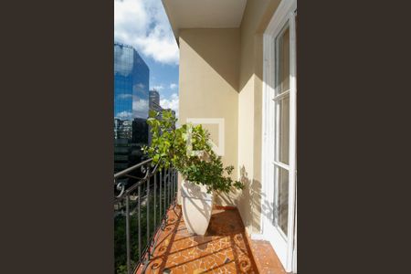 Varanda do Quarto 1 de apartamento à venda com 3 quartos, 177m² em Jardim Paulista, São Paulo