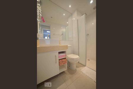 Apartamento para alugar com 75m², 2 quartos e 1 vaga Apartamento para alugar com 75m², 2 quartos e 1 vagaBanheiro Social