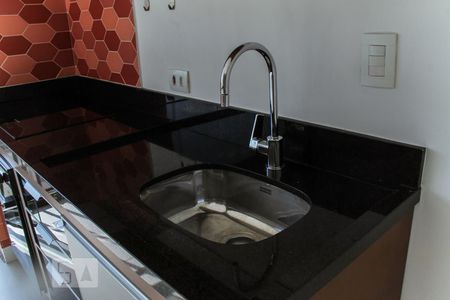 Cozinha - Torneira de apartamento para alugar com 2 quartos, 58m² em Bela Vista, São Paulo