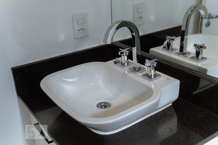 Apartamento para alugar com 58m², 2 quartos e 1 vagaBanheiro Social