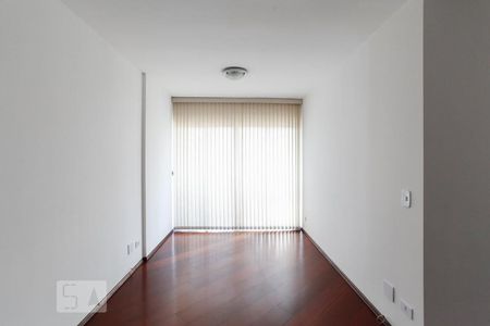Apartamento para alugar com 81m², 2 quartos e 1 vagaSala