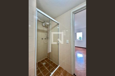 Apartamento para alugar com 63m², 2 quartos e 1 vaga Apartamento para alugar com 63m², 2 quartos e 1 vagaBanheiro da Suíte