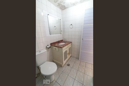 Banheiro de apartamento para alugar com 2 quartos, 70m² em Parque Cecap, Guarulhos