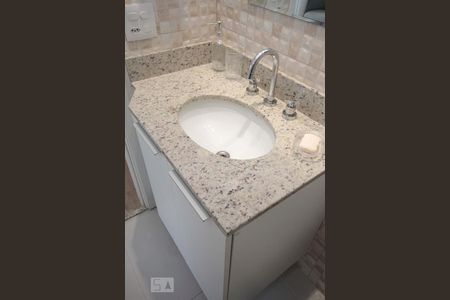 Banheiro de apartamento à venda com 1 quarto, 49m² em Santa Cecília, São Paulo