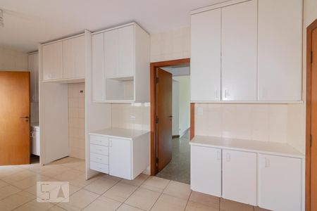Apartamento à venda com 175m², 4 quartos e 3 vagasCozinha