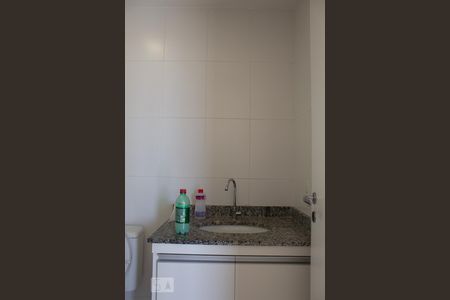 Banheiro de apartamento à venda com 2 quartos, 55m² em Vila Santana, São Paulo
