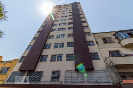 Apartamento à venda com 68m², 2 quartos e 1 vaga Apartamento à venda com 68m², 2 quartos e 1 vagaFachada