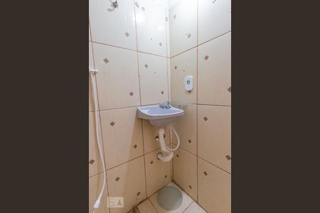 Casa de condomínio para alugar com 52m², 1 quarto e sem vagaBanheiro