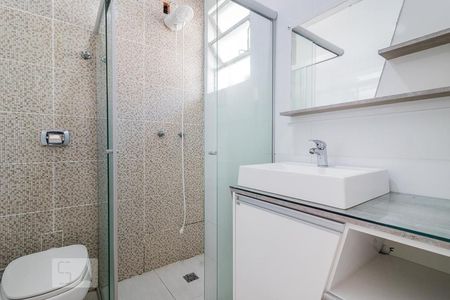 Banheiro de apartamento para alugar com 1 quarto, 40m² em Petrópolis, Porto Alegre