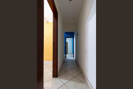 Casa para alugar com 250m², 4 quartos e 2 vagasCorredor 