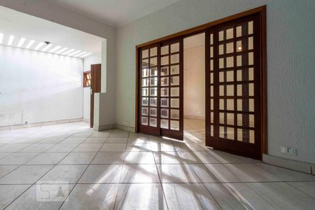 Sala 1 de casa para alugar com 4 quartos, 250m² em Vila Guilhermina, São Paulo