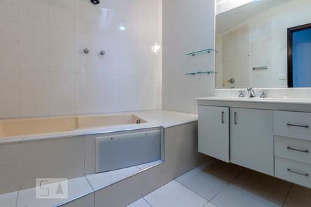 Casa para alugar com 250m², 4 quartos e 2 vagasBanheiro Quarto 1 - Suite