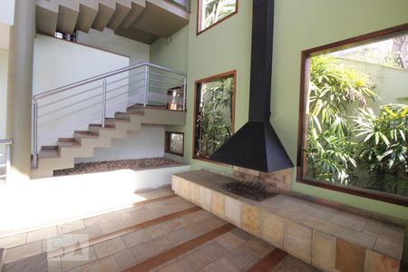 Casa à venda com 420m², 4 quartos e 6 vagasSala