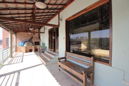 Casa à venda com 420m², 4 quartos e 6 vagasChurrasqueira