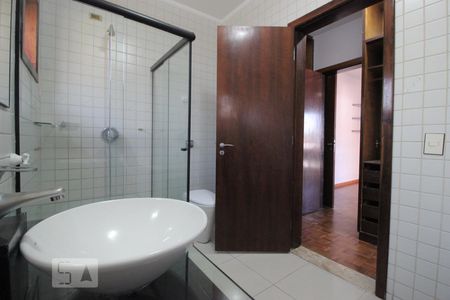 Casa à venda com 420m², 4 quartos e 6 vagasSuíte Quarto 1