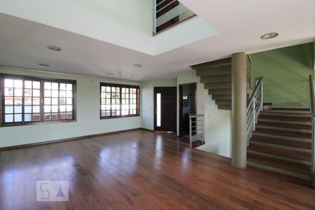 Casa à venda com 420m², 4 quartos e 6 vagasSala