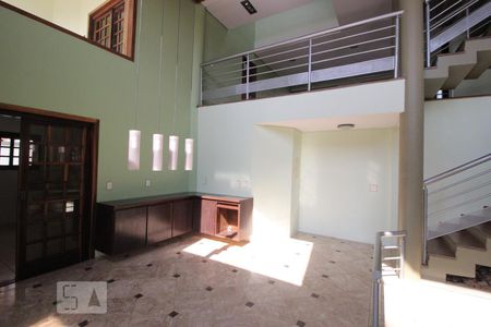 Casa à venda com 420m², 4 quartos e 6 vagasSala
