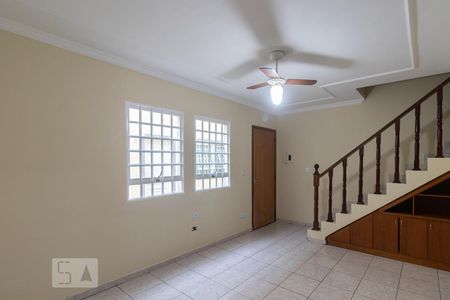 Sala de casa de condomínio para alugar com 3 quartos, 125m² em Itaquera, São Paulo