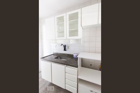 Cozinha de apartamento para alugar com 2 quartos, 55m² em Jardim Peri, São Paulo