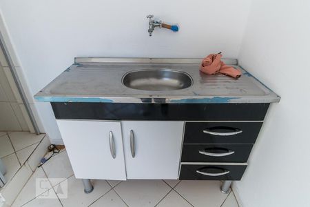 Detalhe cozinha de casa de condomínio para alugar com 1 quarto, 17m² em Parque das Paineiras, São Paulo