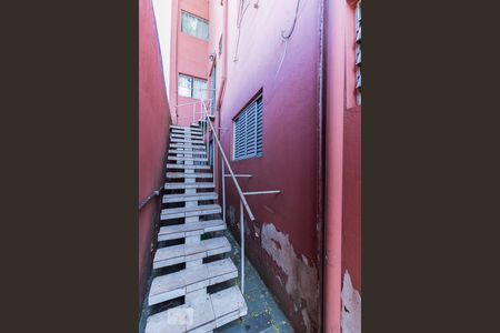 Casa de condomínio para alugar com 17m², 1 quarto e sem vaga Casa de condomínio para alugar com 17m², 1 quarto e sem vagaEscada