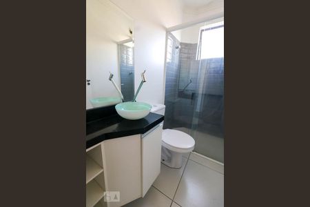 Banheiro  de apartamento para alugar com 2 quartos, 50m² em Parque das Nações, Santo André