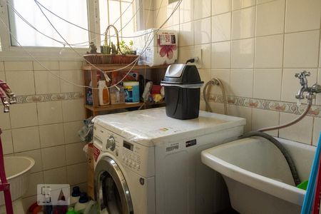 Apartamento à venda com 63m², 3 quartos e 1 vaga Apartamento à venda com 63m², 3 quartos e 1 vagaLavanderia