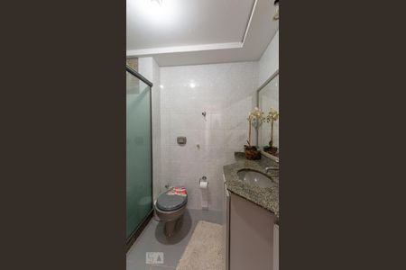 Apartamento à venda com 85m², 2 quartos e 1 vaga Apartamento à venda com 85m², 2 quartos e 1 vagaBanheiro Social