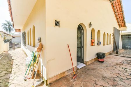 Casa à venda com 450m², 3 quartos e 2 vagasÁrea Externa