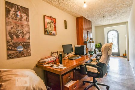 Casa à venda com 450m², 3 quartos e 2 vagasEscritório