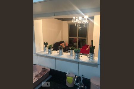 Cozinha de apartamento para alugar com 3 quartos, 80m² em Jardim Londrina, São Paulo