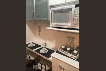 Cozinha de apartamento para alugar com 3 quartos, 80m² em Jardim Londrina, São Paulo