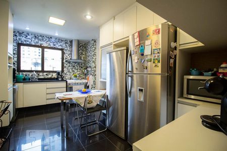 Apartamento à venda com 223m², 4 quartos e 3 vagasCozinha