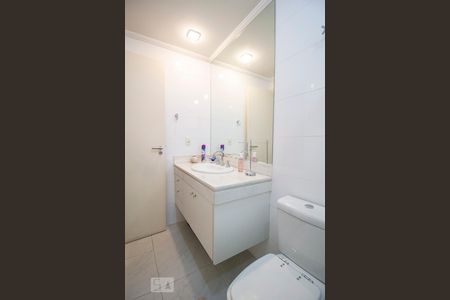 Apartamento à venda com 223m², 4 quartos e 3 vagasBanheiro Suite 2