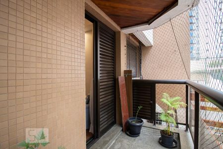 Apartamento à venda com 223m², 4 quartos e 3 vagasVaranda Suite 3