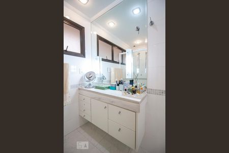 Apartamento à venda com 223m², 4 quartos e 3 vagasDetalhe Balcao Extra Suite 3