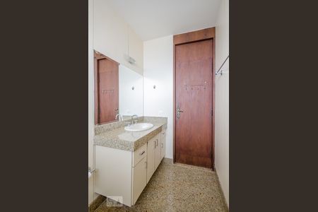 Casa à venda com 542m², 5 quartos e 2 vagasBanheiro Semi - Suítes