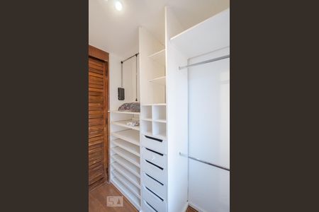 Casa à venda com 542m², 5 quartos e 2 vagasCloset master