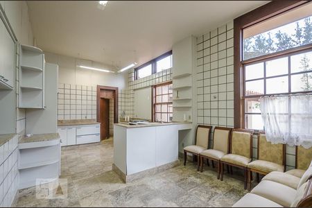 Casa à venda com 542m², 5 quartos e 2 vagasCozinha