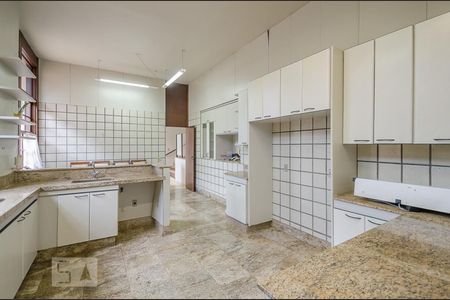 Casa à venda com 542m², 5 quartos e 2 vagasCozinha