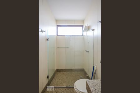 Casa à venda com 542m², 5 quartos e 2 vagasBanheiro Semi - Suítes