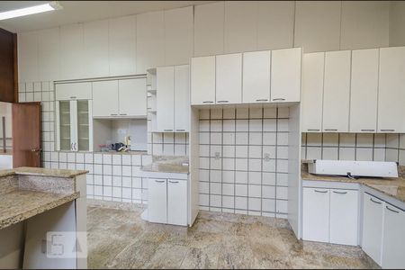 Casa à venda com 542m², 5 quartos e 2 vagasCozinha