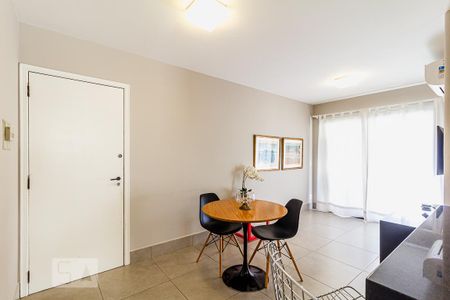 Sala de apartamento para alugar com 1 quarto, 35m² em Vila Nova Conceição, São Paulo