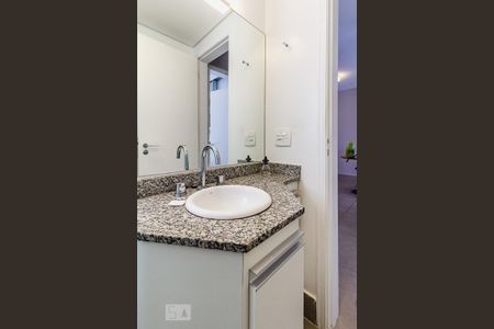 Banheiro de apartamento para alugar com 1 quarto, 35m² em Vila Nova Conceição, São Paulo